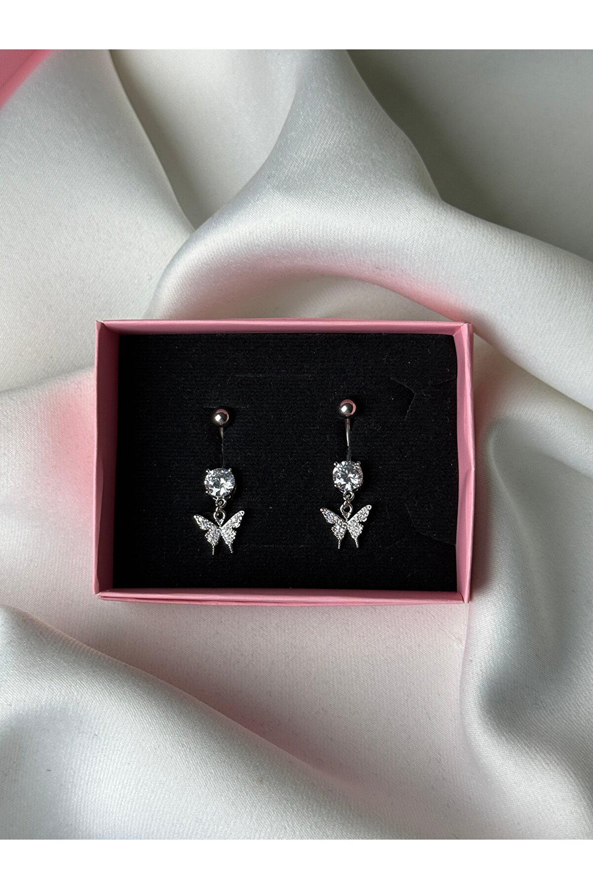 Kelebek Sallantılı Piercing
