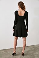 TRENDYOLMİLLA Siyah V Yaka Mini Örme Elbise TWOAW21EL1083
