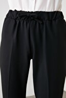 TRENDYOLMİLLA Siyah Bağlama Detaylı Pantolon TWOSS19ST0212