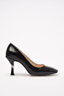 Hotiç Siyah Klasik Topuklu Ayakkabı 01AYH214710A100