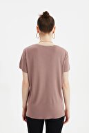 TRENDYOLMİLLA Vizon Viskon Karışımlı V Yaka Basic Örme T-Shirt TWOSS20TS0131