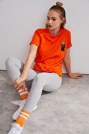 Northlight Unisex Turuncu Takım Elbiseli Ayı Nakışlı Kısa Kol T-shirt