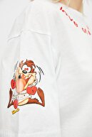 TRENDYOLMİLLA Beyaz Lisanslı Looney Tunes Loose Örme T-Shirt TWOAW21TS0065