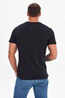 TRENDYOL MAN Siyah Erkek Kısa Kollu Slim Fit Baskılı T-Shirt TMNSS21TS1033