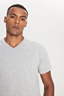 تی شرت باریک مردانه یقه وی یقه خاکستری ملانژ-thumb