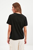 TRENDYOLMİLLA Siyah  V Yaka Basic Örme T-Shirt TWOSS20TS0129