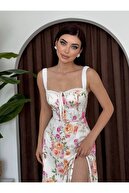 لباس نیم‌تنه با طرح‌دار گل‌دار سفید، بند یقه بدون بند، لباس قد متوسط-thumb