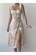 لباس نیم‌تنه با طرح‌دار گل‌دار سفید، بند یقه بدون بند، لباس قد متوسط-thumb