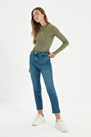 TRENDYOLMİLLA Mavi Paçası Kesikli Yüksek Bel Slim Fit Jeans TWOSS21JE0014