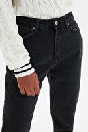 TRENDYOLMİLLA Siyah Yıkamalı Yüksek Bel Mom Jeans TWOSS20JE0099
