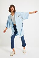 TRENDYOLMİLLA Mavi Nakışlı Kimono&Kaftan TWOSS21KM0119