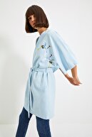 TRENDYOLMİLLA Mavi Nakışlı Kimono&Kaftan TWOSS21KM0119
