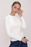 زن نیتواد یقه ویک-thumb