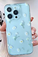 tiny daisies