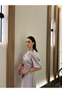 لباس رودخانه ساتن خاکستری با طول میدی به طول میانه-thumb