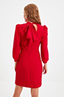 TRENDYOLMİLLA Kırmızı Boyundan Bağlamalı Elbise TWOAW20EL1691