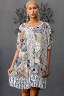 Chiccy Kadın Bej İtalyan Düğmeli Çiçek Desenli Dantel İç Elbiseli Dantel Elbise M10160000EL94252