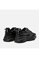 عابر پیاده توسط کفش ورزشی سیاه Hotic 01AYY303540A100-thumb