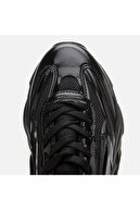 عابر پیاده توسط کفش ورزشی سیاه Hotic 01AYY303540A100-thumb