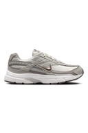 Grey/White