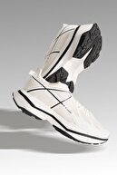 BLACK / WHITE