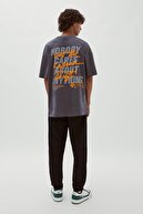 Pull & Bear “Nobody Cares About Anything” Sloganlı T-Shirt