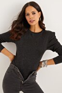 Cool & Sexy Kadın Siyah Omuzları Vatkalı Çıtçıtlı Simli Body TH1021
