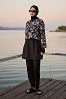 white and black dot brush