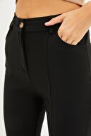 TRENDYOLMİLLA Siyah Yırtmaçlı Pantolon TWOAW22PL0358