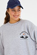 snow basic Alaska Gri Ön Arka Baskılı Oversize Kadın Sweatshirt
