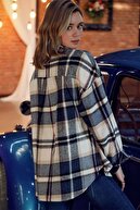 Trend Alaçatı Stili Kadın Lacivert Ekose Desenli Kaşe Pamuklu Oversize Ceket Gömlek ALC-X7142