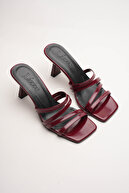 Burgundy Rugan
