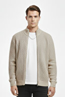 A.Beige