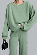 Almond Green