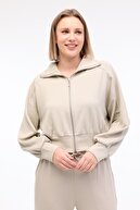 Khaki-101940860