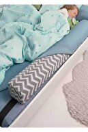 Gray zigzag