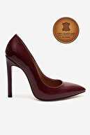 Burgundy Rugan