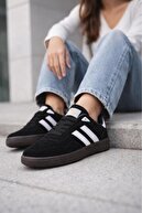 BLACK / WHITE