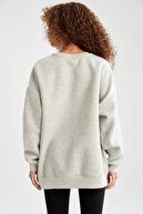 Defacto Kadın Gri Nba Lisanslı Oversize Fit İçi Yumuşak Tüylü Sweatshirt W1946AZ21AU