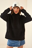 Happiness İstanbul Kadın Siyah Kapüşonlu Kışlık Polar Sweatshirt ZV00047