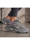 grey/sued