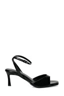BLACK-102725312