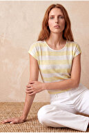 Snow White / Mellow Yellow
