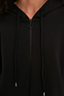 TRENDYOLMİLLA Siyah Fermuarlı Kapüşonlu Basic Örme İnce Sweatshirt TWOAW21SW0836