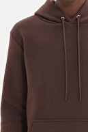 TRENDYOL MAN Kahverengi Erkek Regular Fit Kapüşonlu Uzun Kollu Kanguru Cepli Sweatshirt TMNAW20SW0163