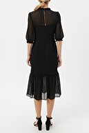 RANDOM Kadın Volan Detaylı Puantiyeli Elbise
%100 Polyester