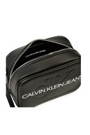 Calvin Klein Kadın Siyah Beyaz Logo Baskılı Ayarlanabilir Askılı Çanta K60k607202 Bds