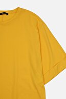 TRENDYOLMİLLA Sarı Duble Kol Asimetrik Boyfriend Örme T-Shirt TWOSS20TS0828