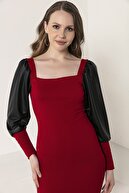 Kadın Modası Kadın Kırmızı Kare Yaka Prenses Kolu Deri Garnili Akrilik Kalem Elbise