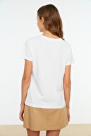 TRENDYOLMİLLA Beyaz Bisiklet Yaka Basic Örme T-Shirt TWOSS20TS0133